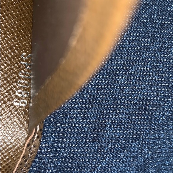 Louis Vuitton Brazza Brown Taiga Leather - Picture 6 of 8